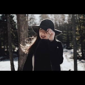 Meet your Posher, Estelle